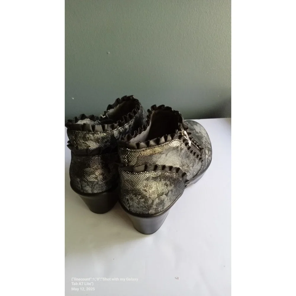 Ankle Boots Metallic Floral Ruffle‎ Trim Accents Block Heel
